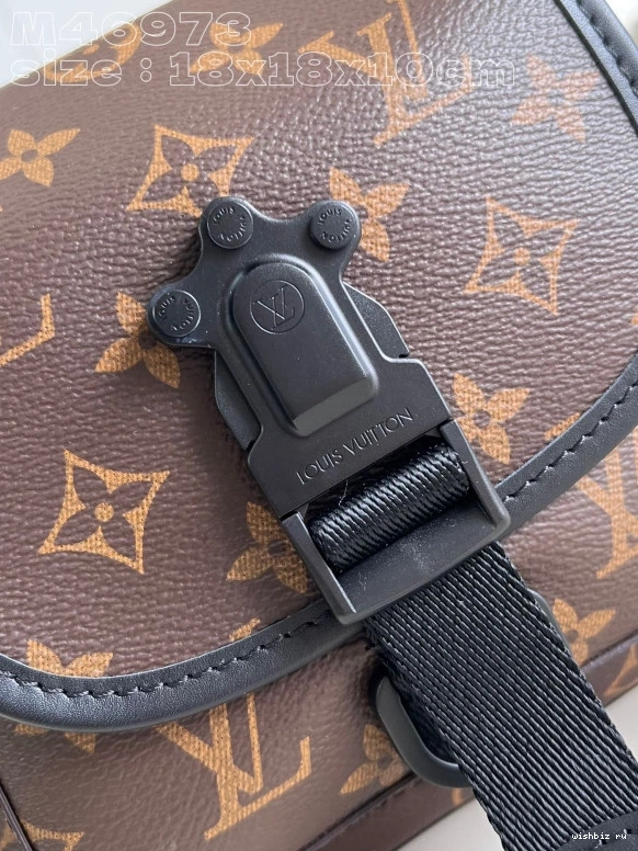WIS Trail LOUIS Messenger-18*18*10CM VUITTON 1028